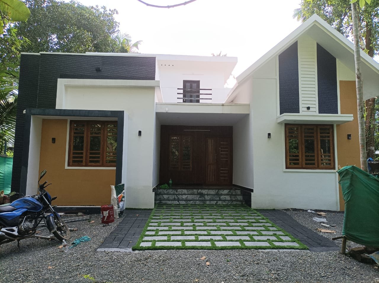 1300 sq ft Keral;a house elevation