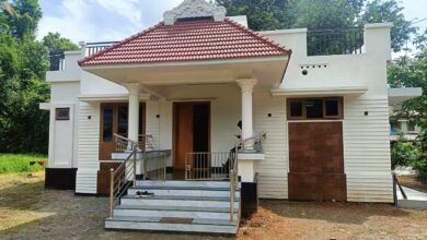 1004 sqft compact house at Kerala